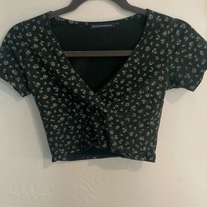 brandy melville top fits like a small